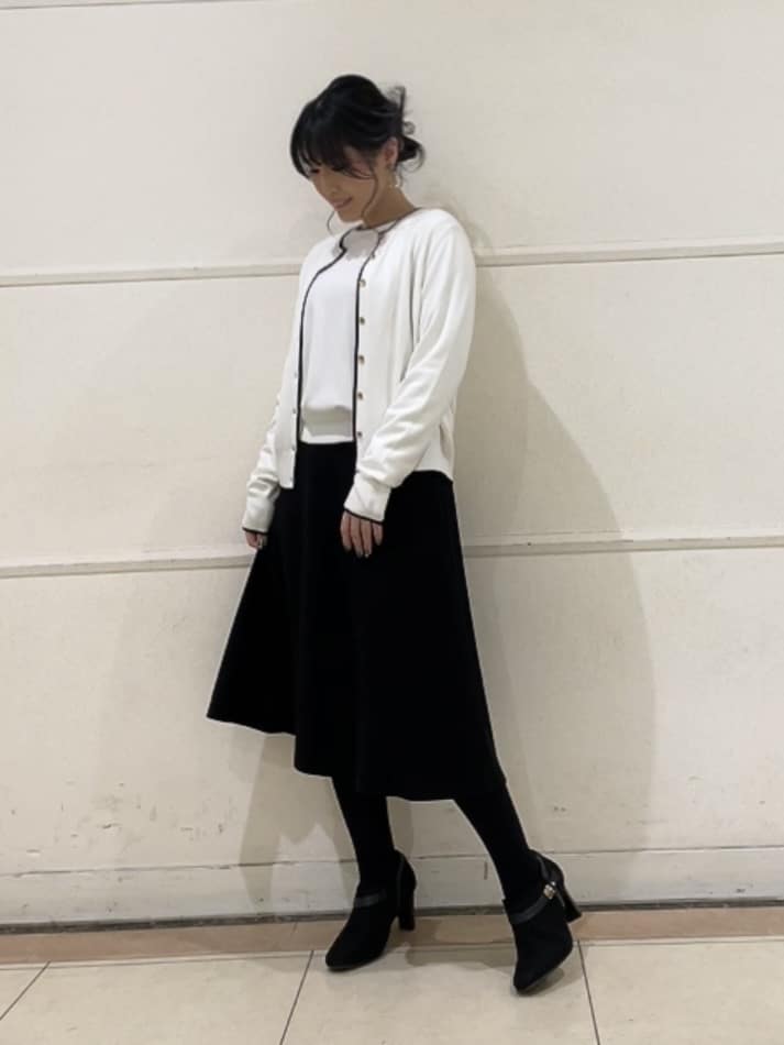 watanabeさんの「UNTITLED｜【アンサンブル可/洗える】ウォームスパン カーディガン」を使ったコーディネート