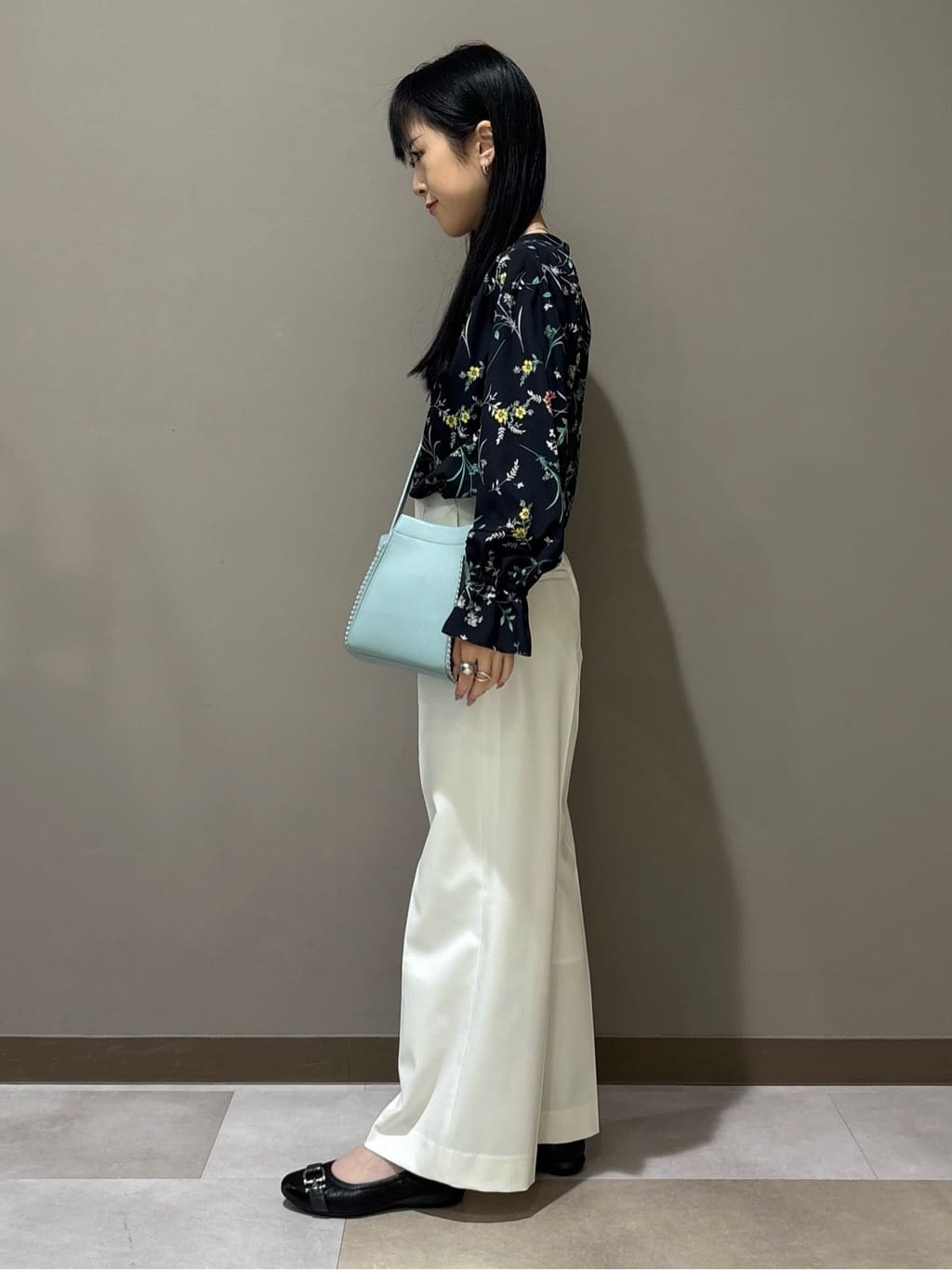 KEIKOさんの「INDIVI｜【花粉付着防止／撥水／UVケア】名品トレンチコート」を使ったコーディネート