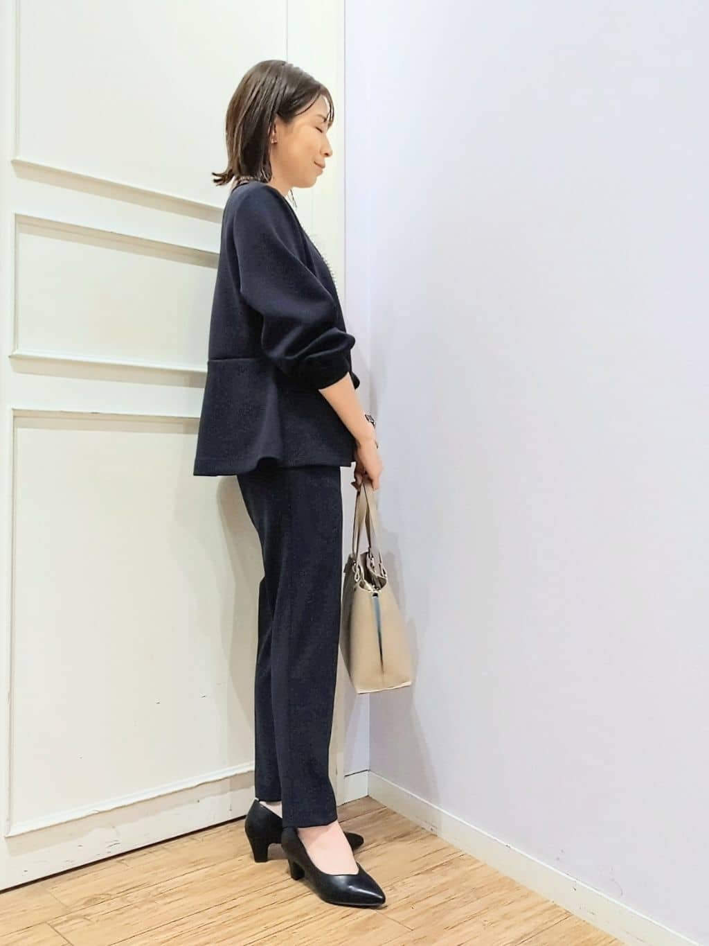 miomioさんの「SHOO･LA･RUE｜【洗濯機可/セットアップ可/S-3L】きちんと楽に。カットジョーゼット テーパードパンツ」を使ったコーディネート