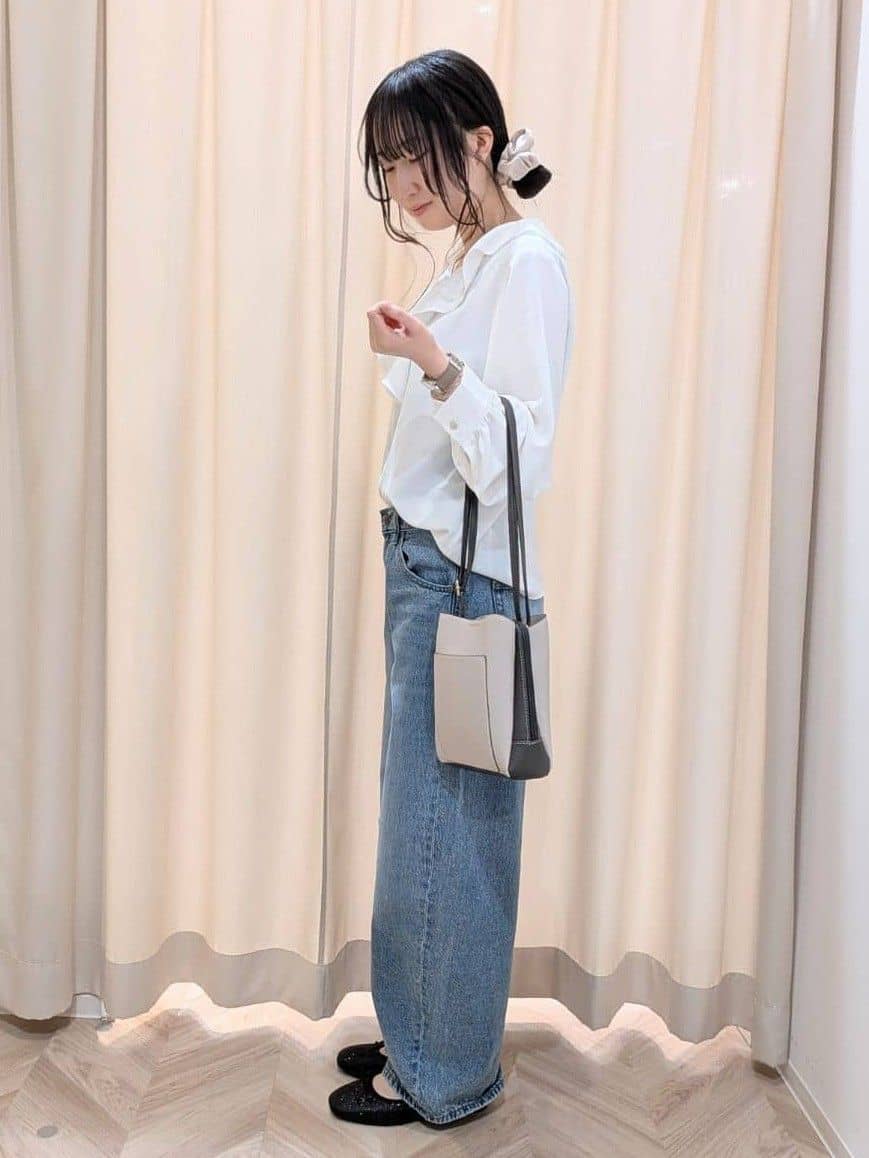 hinaさんの「SHOO･LA･RUE｜【軽量/高レビュー】見た目よりもたっぷり入る ふわっと軽い3層ショルダー」を使ったコーディネート