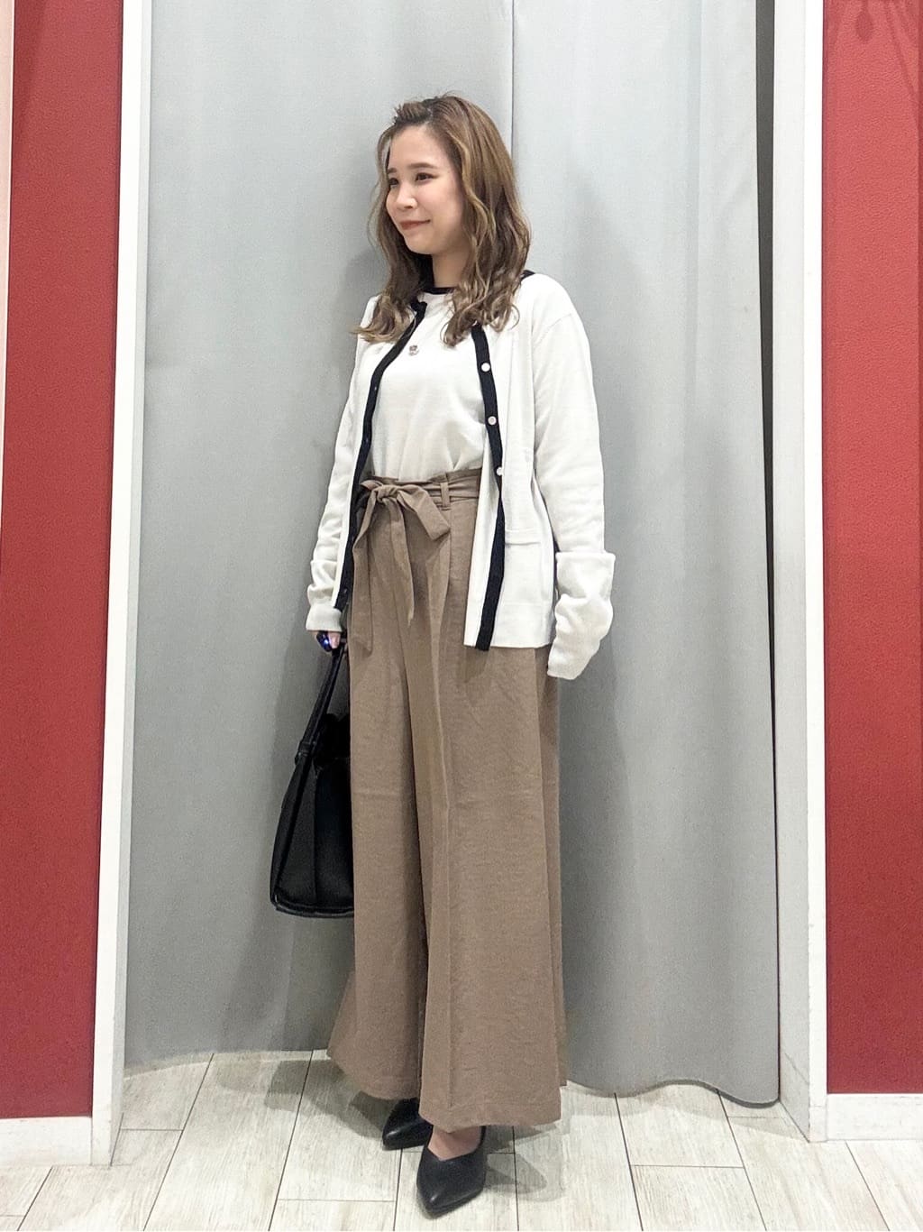 shioさんの「SHOO･LA･RUE｜【洗濯機可/S-LL/アンサンブル可】すっきりと好印象 配色クルーネックニット」を使ったコーディネート