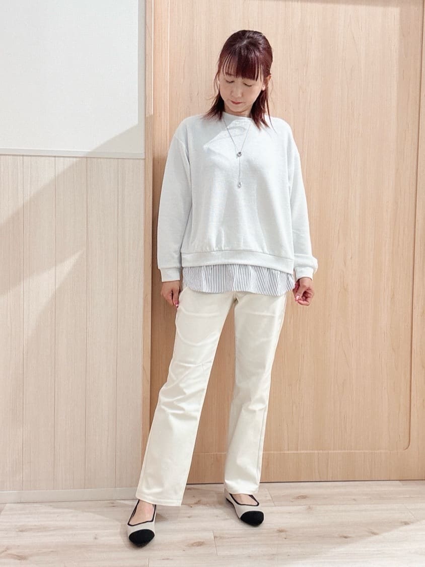 モカさんの「SHOO･LA･RUE｜【洗濯機可/SS-LL】すらっときれい見え 大人のストレッチストレートパンツ」を使ったコーディネート