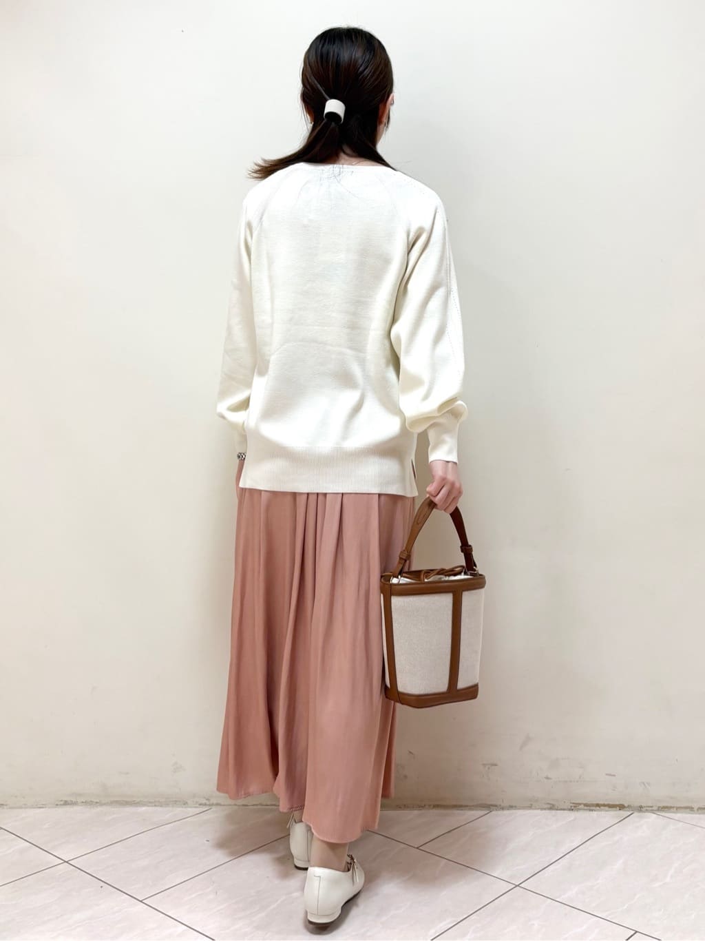 mikiさんの「Reflect｜【ゆったり着られる◎】ラグランスリーブニット」を使ったコーディネート