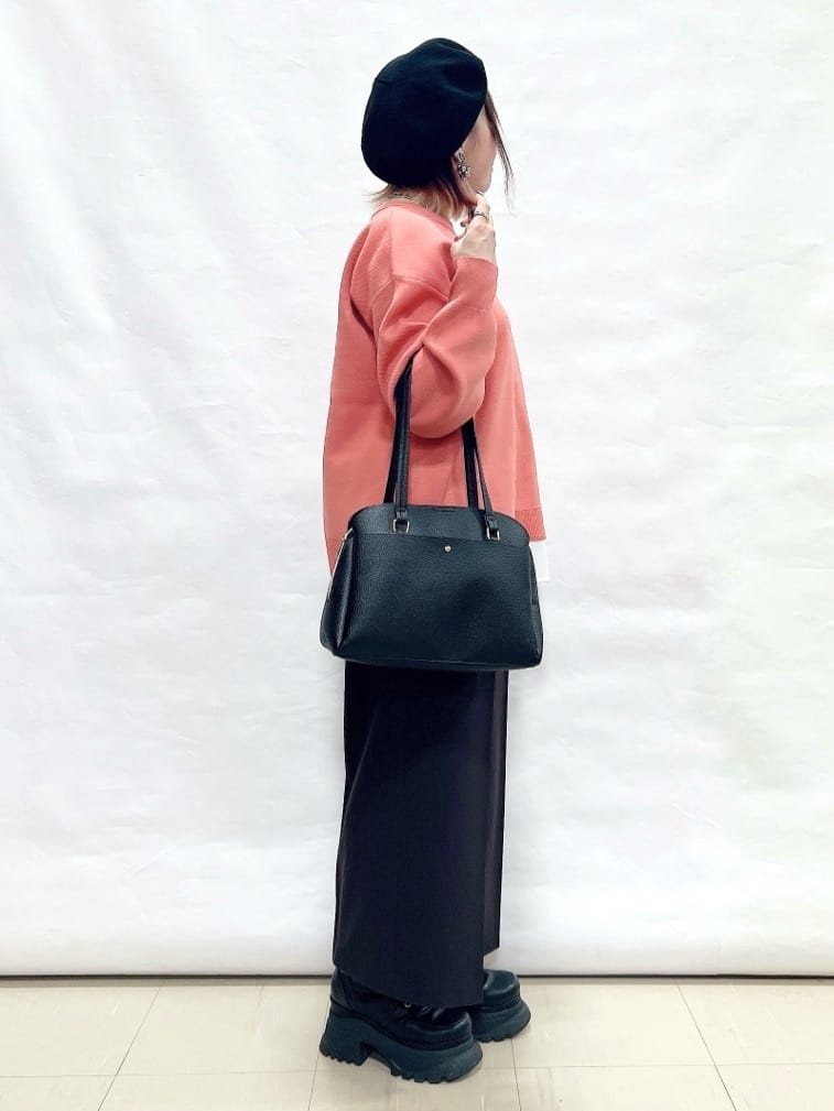 YUIさんの「SHOO･LA･RUE｜【高レビュー/洗濯機可/S-LL】さらに軽くなった スポンディッシュ裾フェイクトップス」を使ったコーディネート