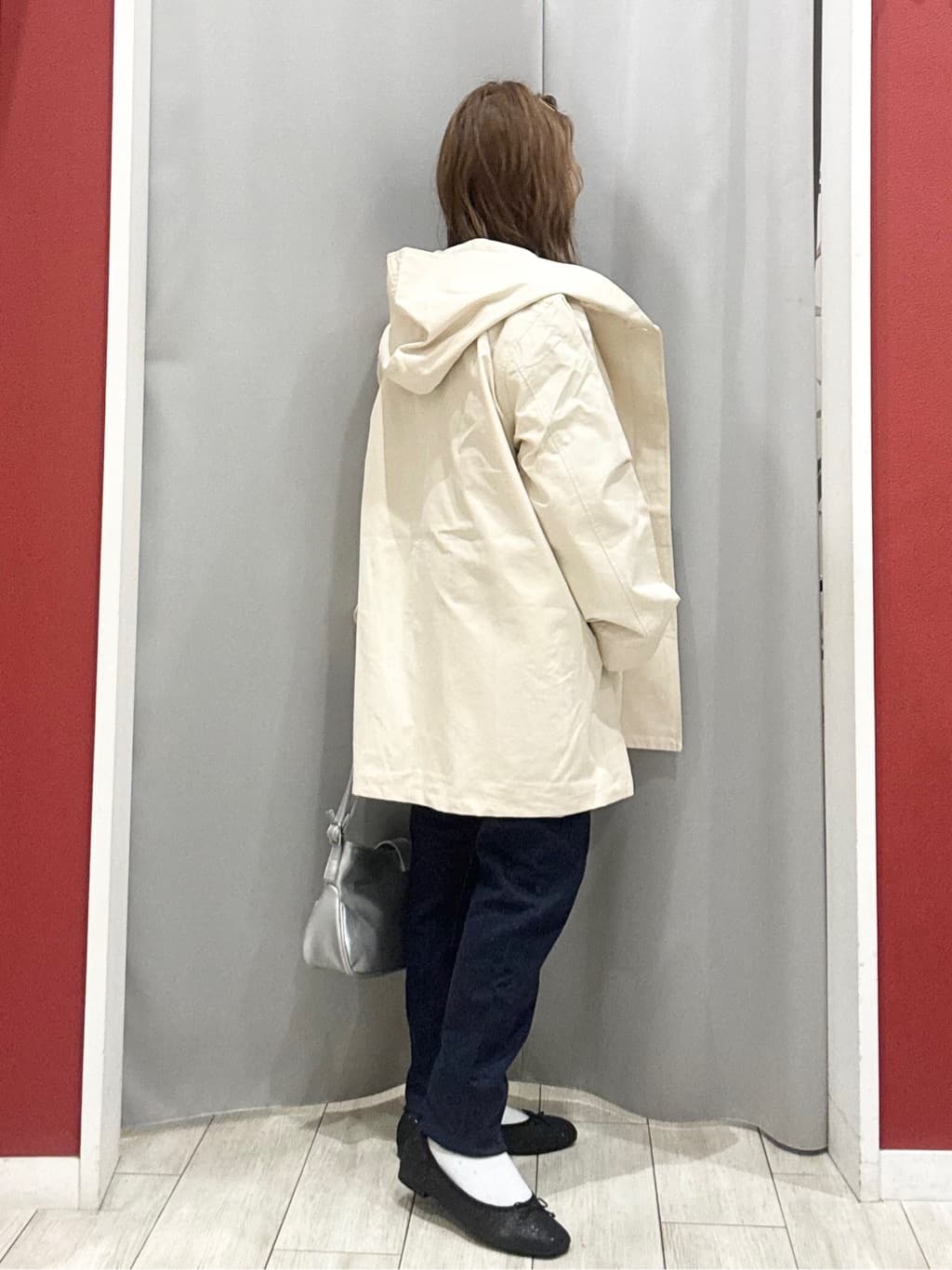 shioさんの「SHOO･LA･RUE｜【防花粉/洗濯機可/S-LL】ゆったり着られる 大人のテントフーディージャケット」を使ったコーディネート