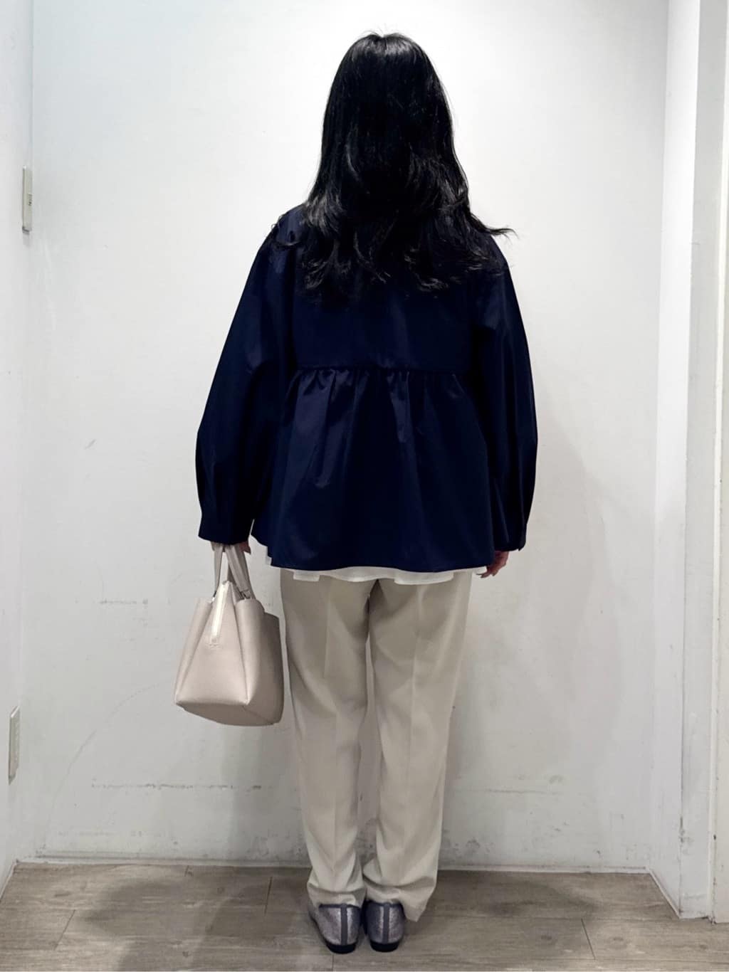 yuicciさんの「OPAQUE.CLIP｜《ツインセット》ワイドニット&times;裾フレアタンクトップ【洗濯機OK】」を使ったコーディネート