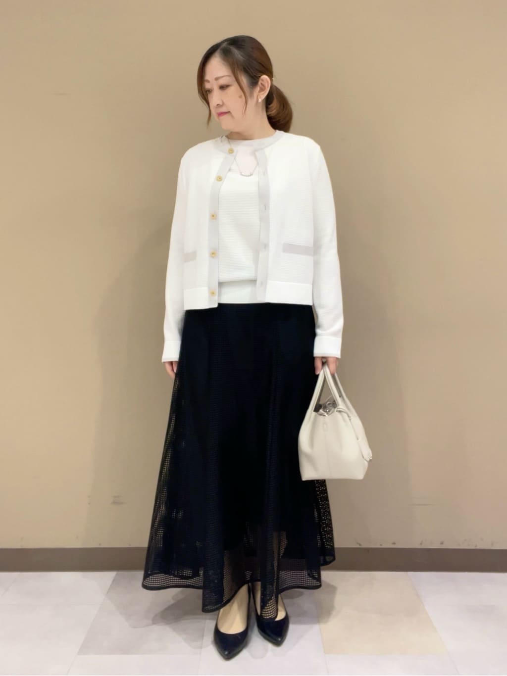 Tomoさんの「UNTITLED｜【定番人気/はっ水/洗える】タスランショートトレンチコート」を使ったコーディネート