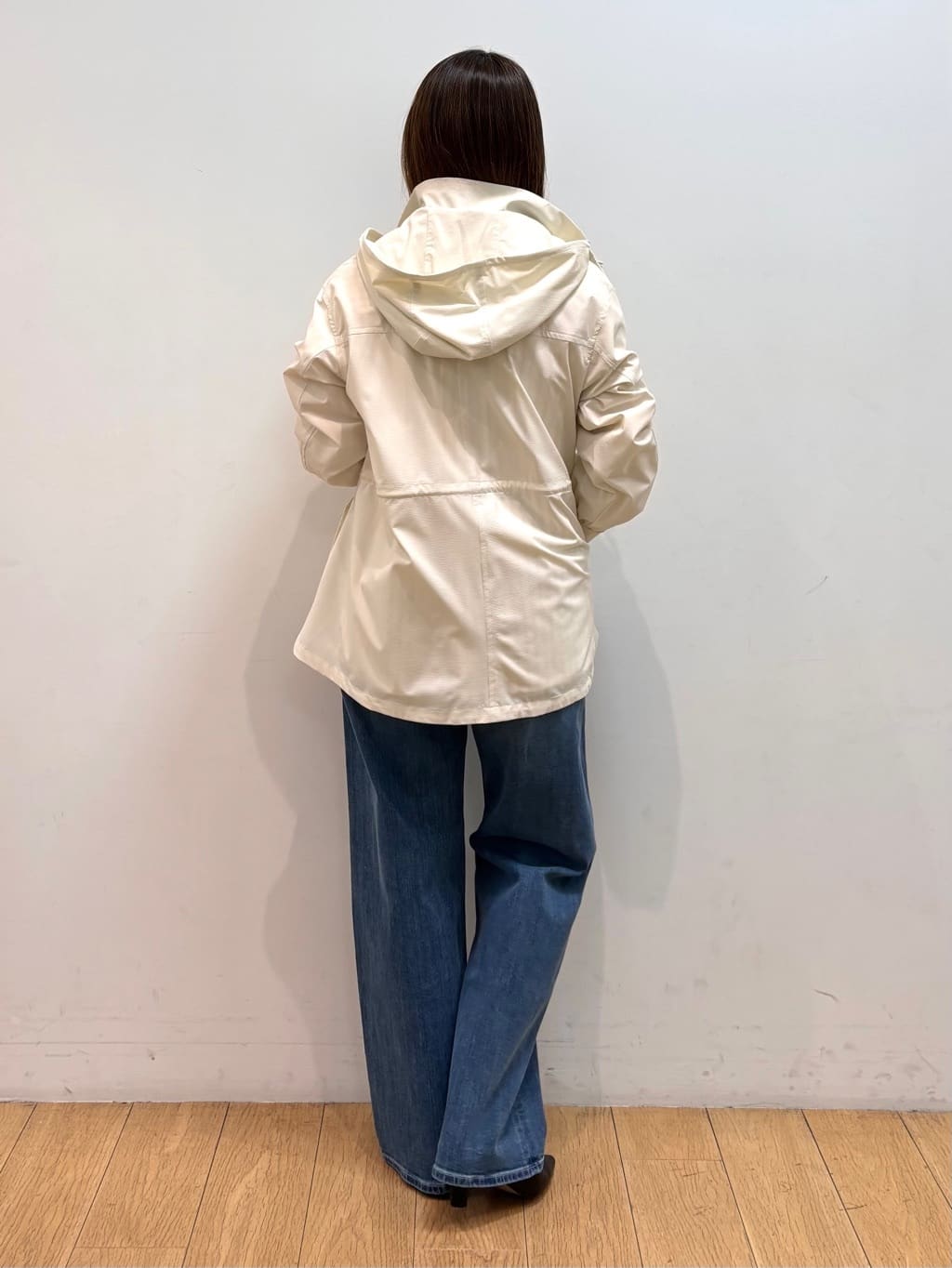 mikkoさんの「INDIVI｜【撥水／フード取外し可】凹凸素材ブルゾン」を使ったコーディネート
