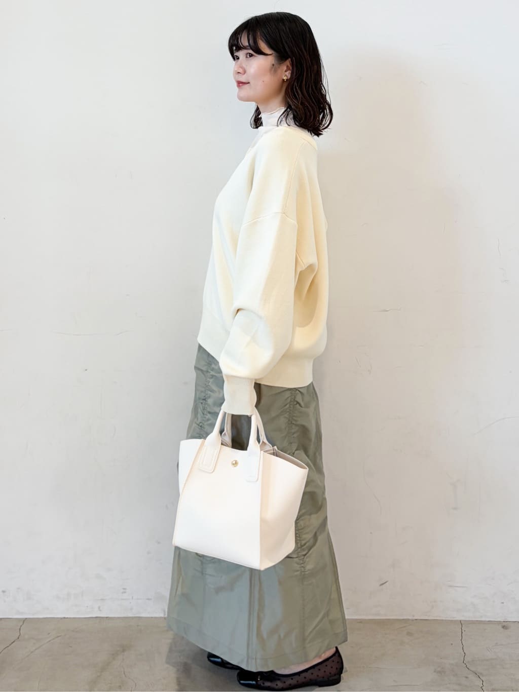 haruさんの「OPAQUE.CLIP｜シアーハイネックトップス【洗濯機OK】」を使ったコーディネート