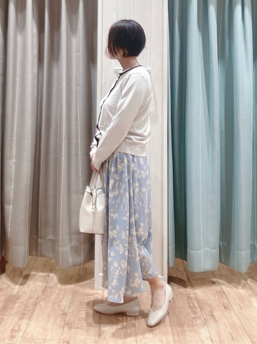 aaamiさんの「SHOO･LA･RUE｜【洗濯機可/S-LL/アンサンブル可】すっきりと好印象 配色クルーネックニット」を使ったコーディネート