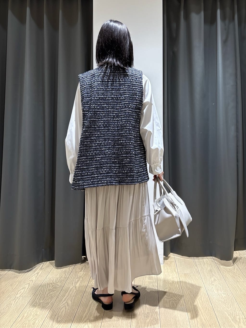 Yoshimiさんの「INDIVI｜【2点セット／洗える】ツイードジレ＆ボウタイブラウス」を使ったコーディネート