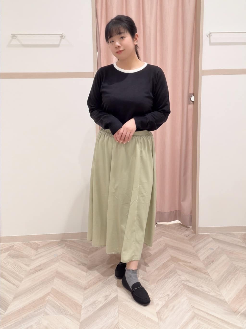 まちゃんなちゃんさんの「SHOO･LA･RUE｜ふんわり女性らしさあふれる ギャザーフレアスカート」を使ったコーディネート