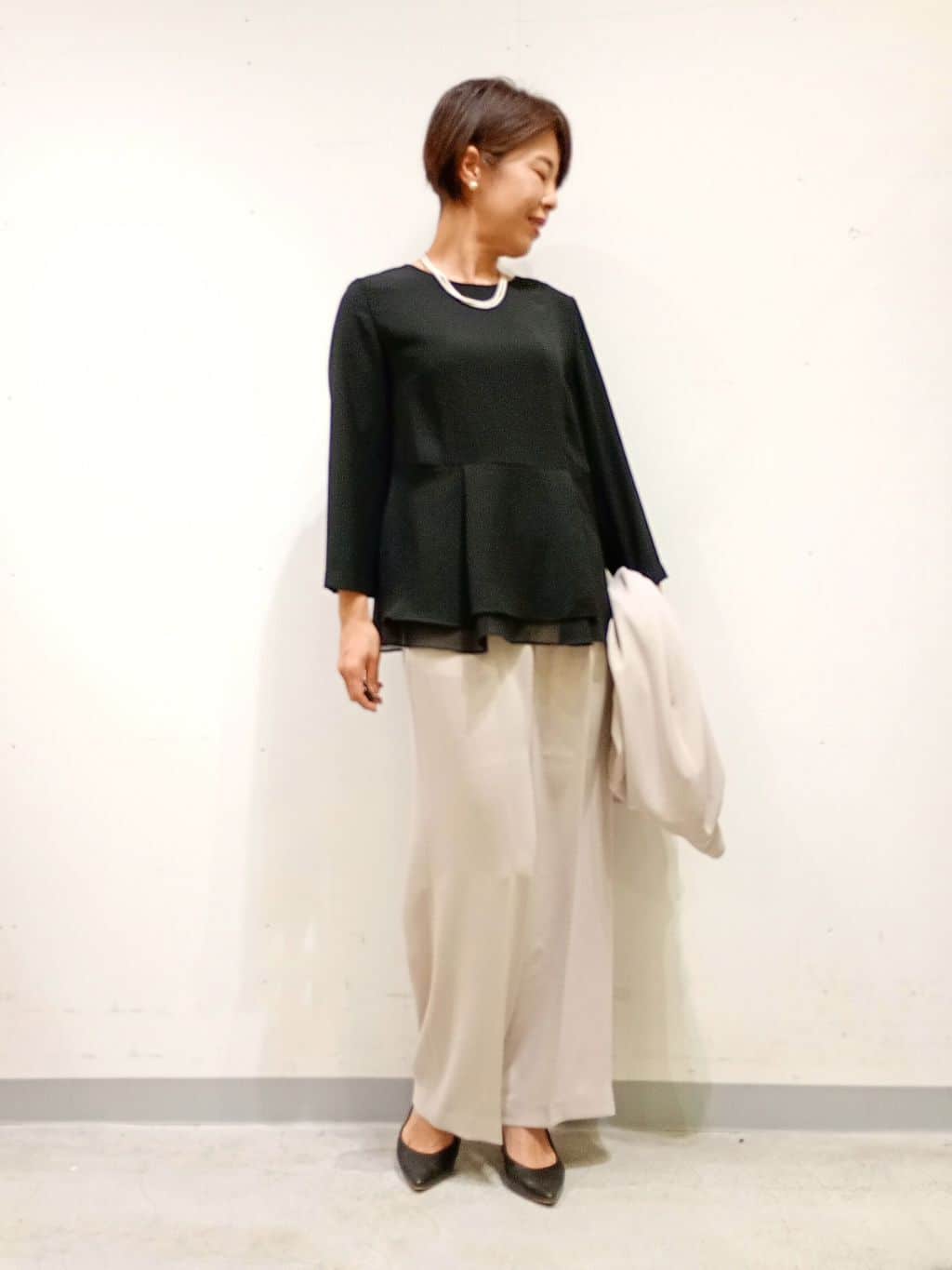 Kさんの「INDIVI｜【洗える／UVケア／SETUP可】着る日傘ペプラムブラウス」を使ったコーディネート