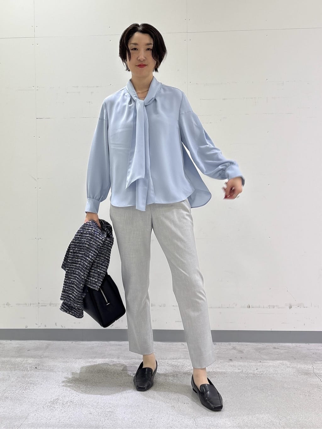 yuriさんの「INDIVI｜【洗える】ジョーゼットボウタイブラウス」を使ったコーディネート