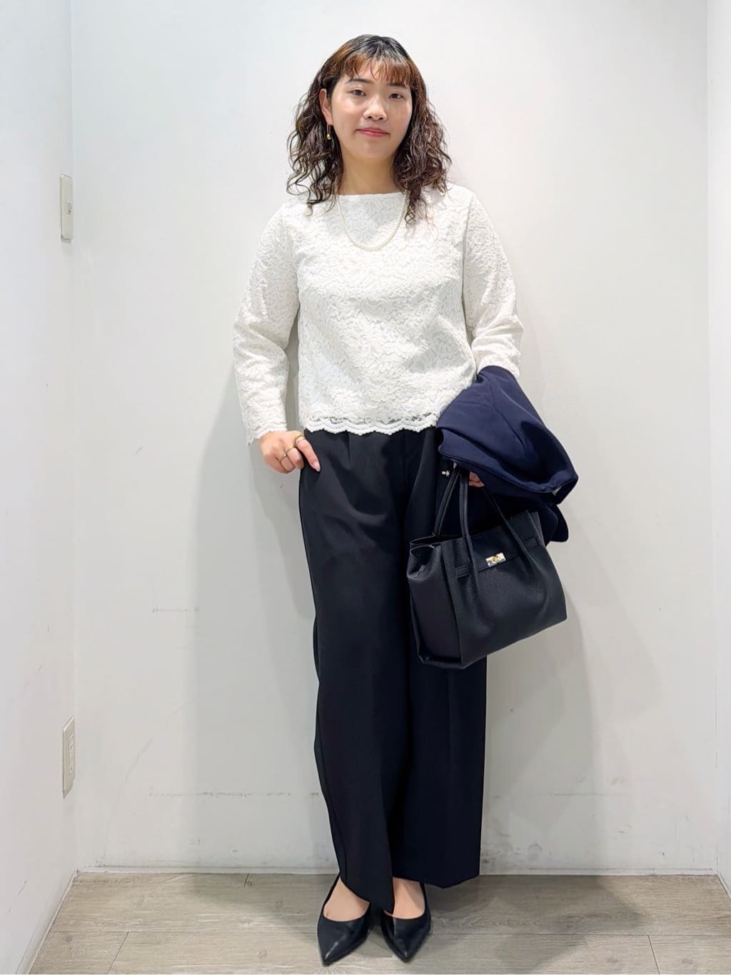 sumicaさんの「OPAQUE.CLIP｜《通勤／セットアップ対応》 パイピングVネックジャケット【洗濯機OK】」を使ったコーディネート