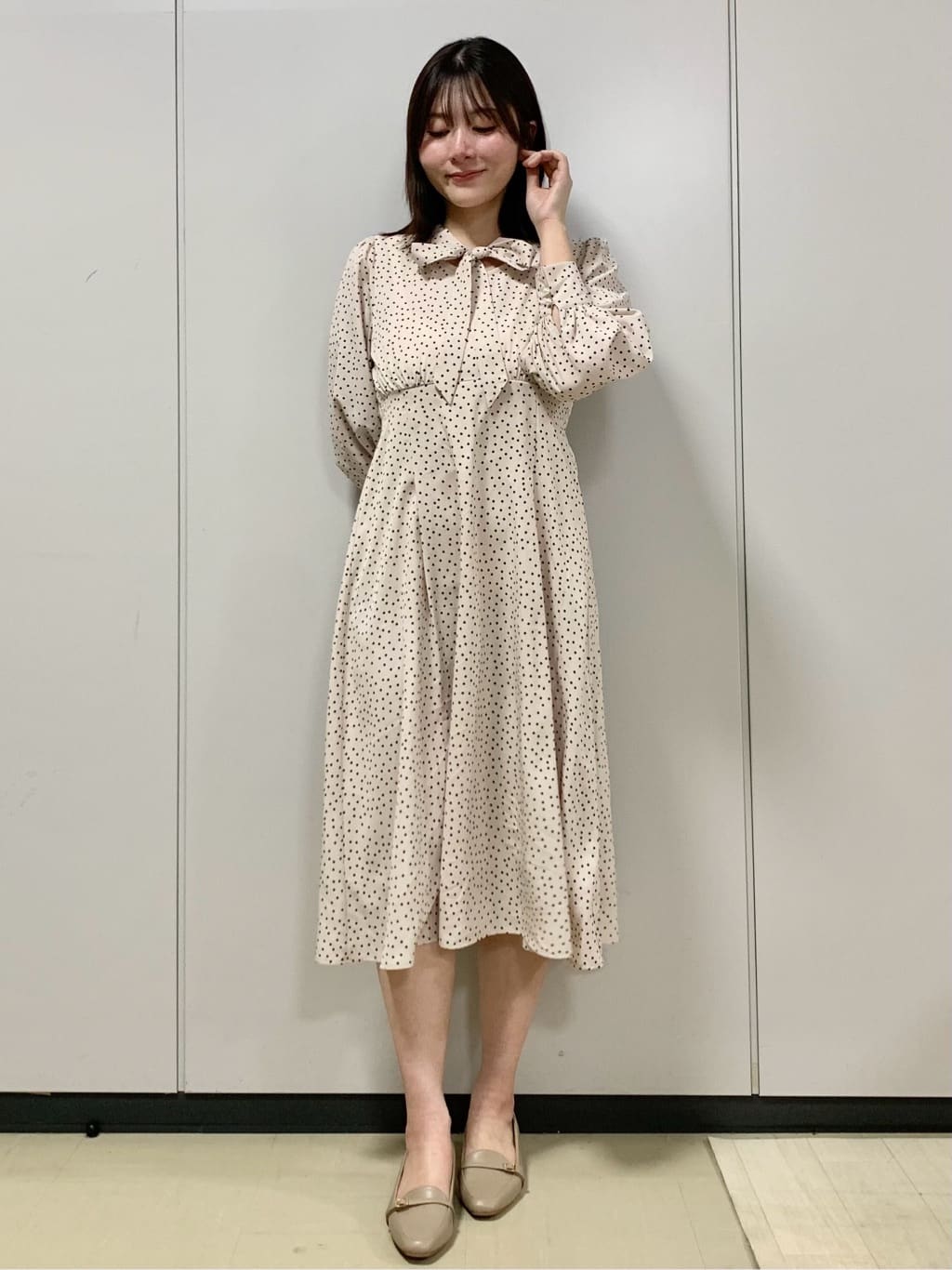 kasumiさんの「index｜リボンボウタイドットワンピース【洗濯機OK／イージーアイロン／防シワ】」を使ったコーディネート