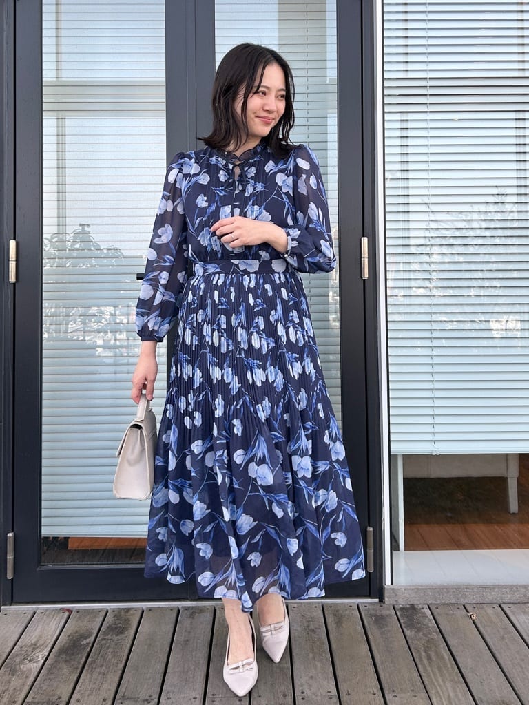 shinoさんの「Couture brooch｜【洗える・着映え】チューリップ柄 ワンピース」を使ったコーディネート