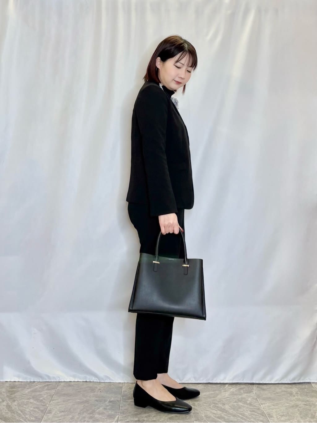 ネリさんの「SHOO･LA･RUE｜【洗濯機可/セットアップ可/S-3L】きちんと楽に。カットジョーゼットノーカラージャケット」を使ったコーディネート