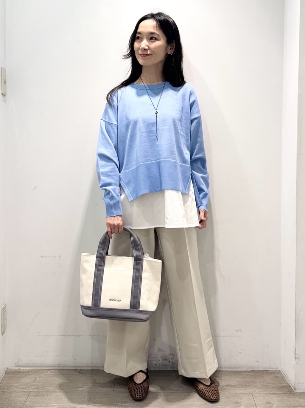 yuicciさんの「OPAQUE.CLIP｜美脚ストレッチイージーワイドパンツ【洗濯機OK】」を使ったコーディネート