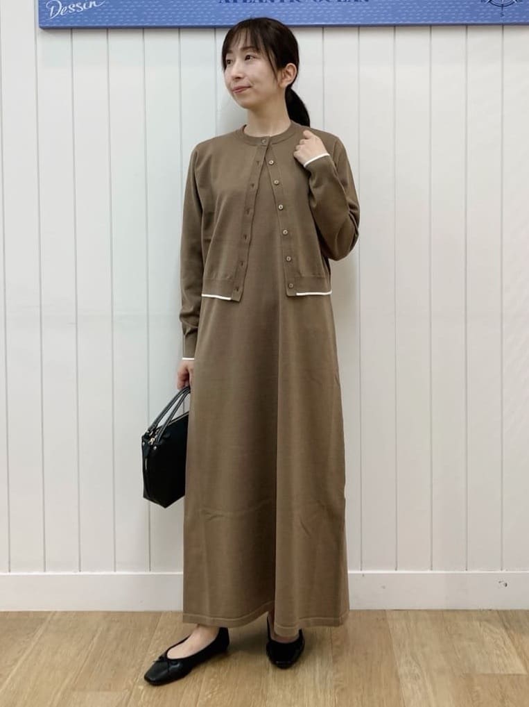 yoshiさんの「Dessin｜【2点セット・洗える】ニットカーディガン&times;ノースリーブワンピース」を使ったコーディネート