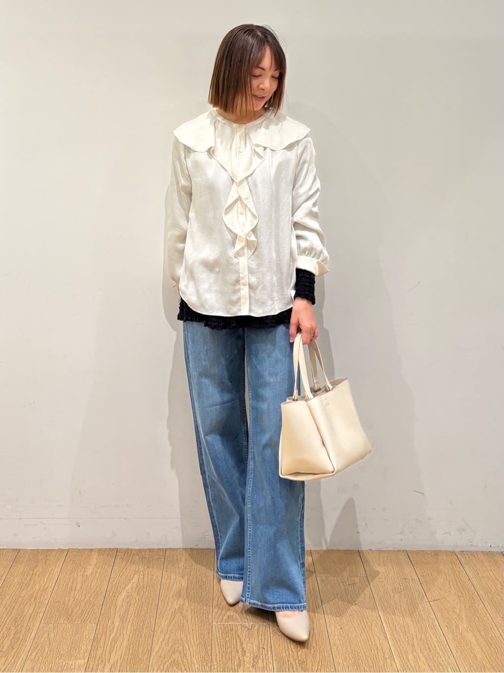 mikkoさんの「INDIVI｜【洗える】ラッフルサテンブラウス」を使ったコーディネート