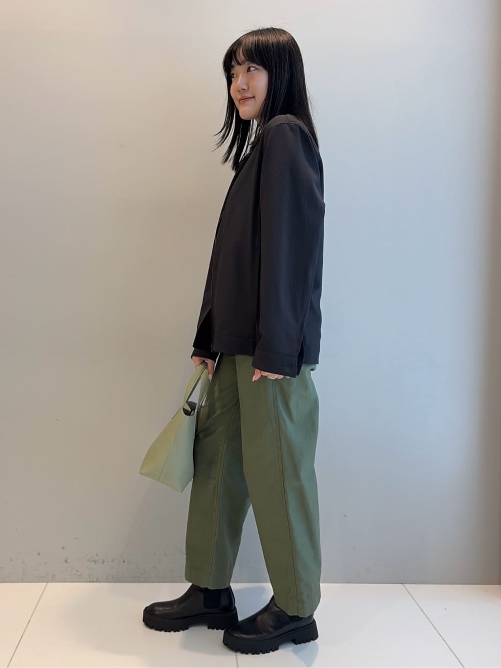 Akutagawaさんの「TAKEO KIKUCHI｜リネンライクカルゼ リブブルゾン」を使ったコーディネート