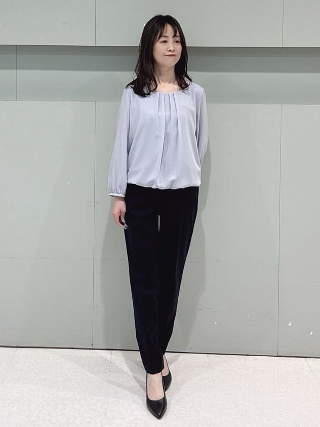 makiさんの「UNTITLED｜【透けにくい/ウエストイン見え】タックブラウス」を使ったコーディネート