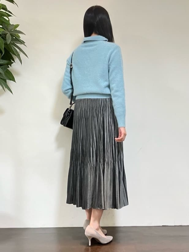 カレンさんの「UNTITLED｜【ふわふわニット/オンオフ使える】フォックスカシミヤ衿付きカーディガン」を使ったコーディネート
