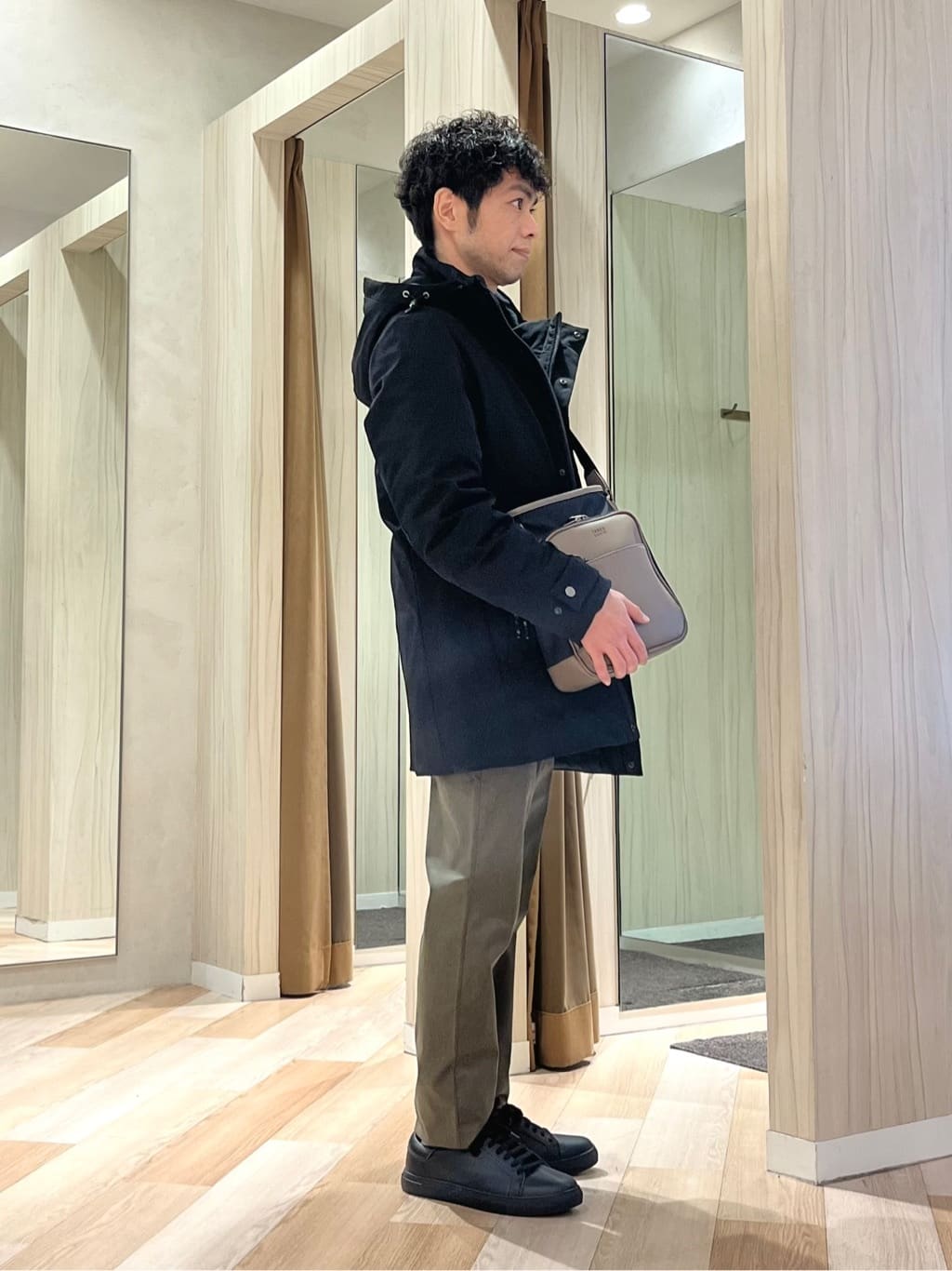 URAさんの「TAKEO KIKUCHI｜【None Of Stress】ストレッチ ダウンブルゾン」を使ったコーディネート