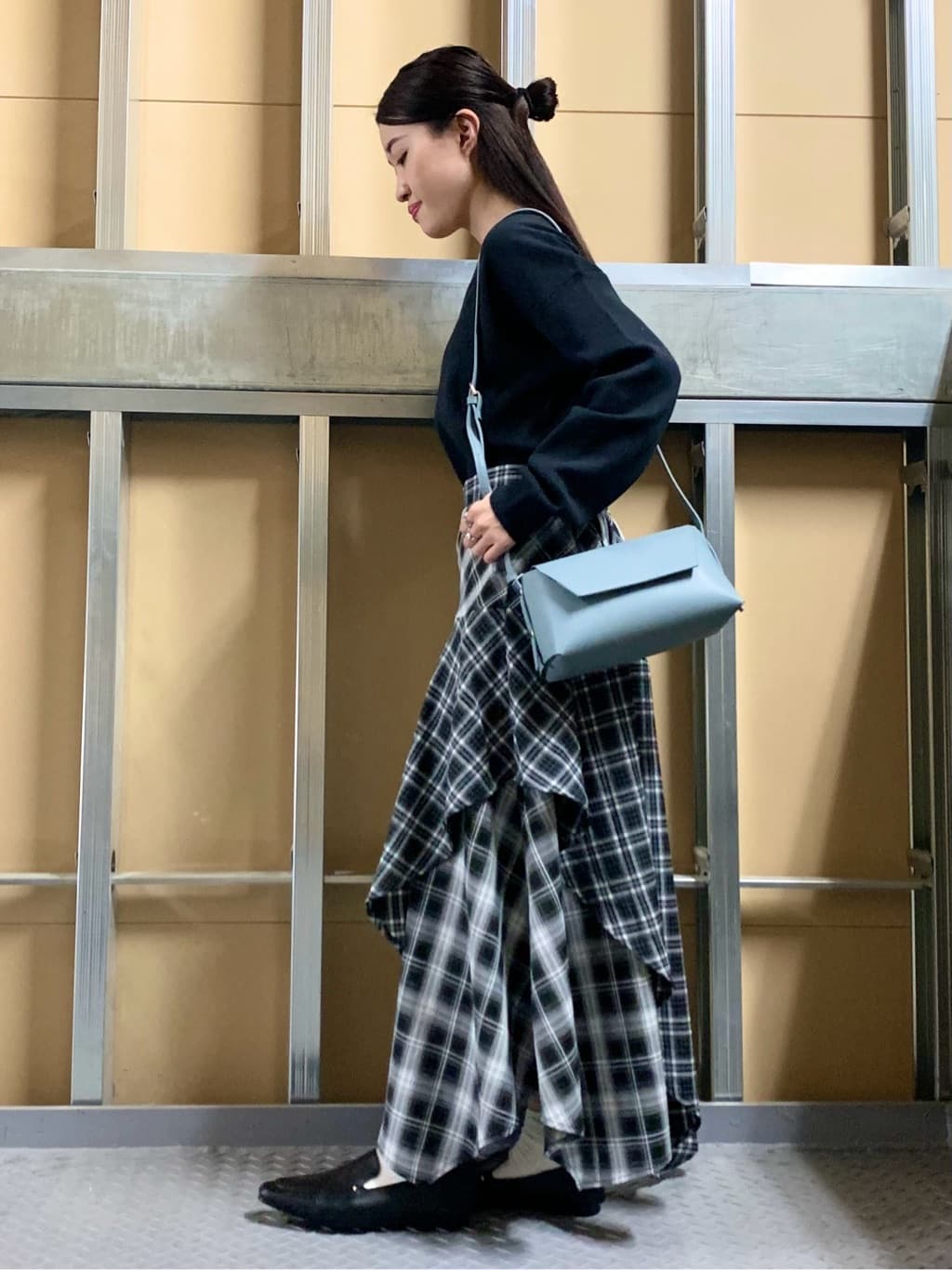 sahoさんの「THE SHOP TK｜チェック柄アシンメトリースカート」を使ったコーディネート