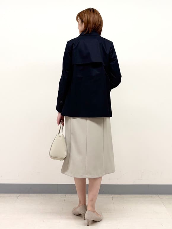 まいこさんの「INDIVI｜【花粉付着防止／撥水／UVケア】名品トレンチコート」を使ったコーディネート