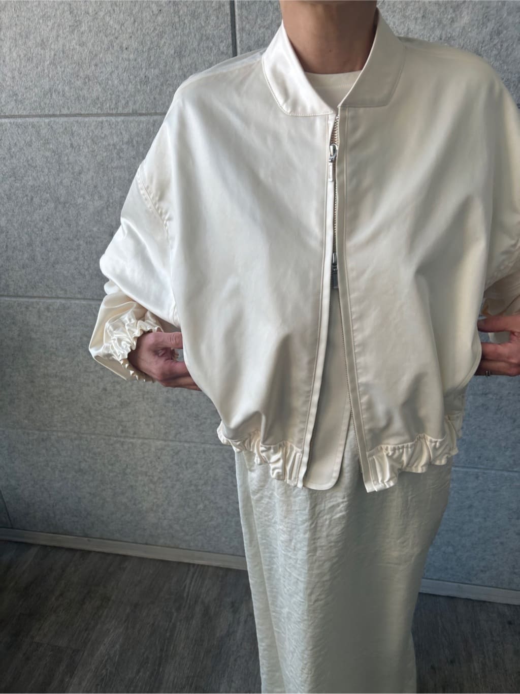 yukoさんの「CODE A｜satin bomber jacket」を使ったコーディネート
