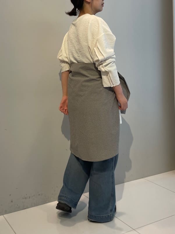 abeさんの「tk.TAKEO KIKUCHI｜アルチザンカットフクレジャカードカットソー」を使ったコーディネート