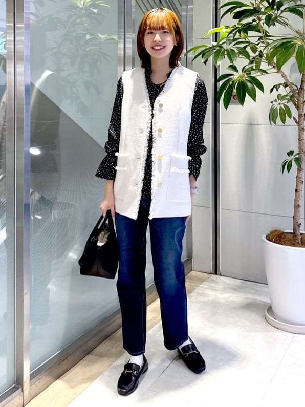 yukaさんの「UNTITLED｜【オンオフ使える】スラブツイード ジレ」を使ったコーディネート