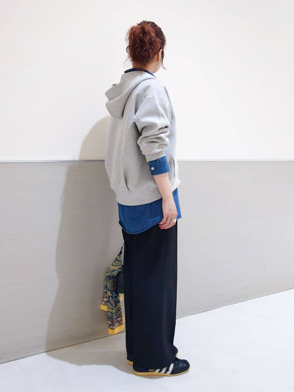 maruさんの「THE SHOP TK｜ダンボールジップパーカ」を使ったコーディネート
