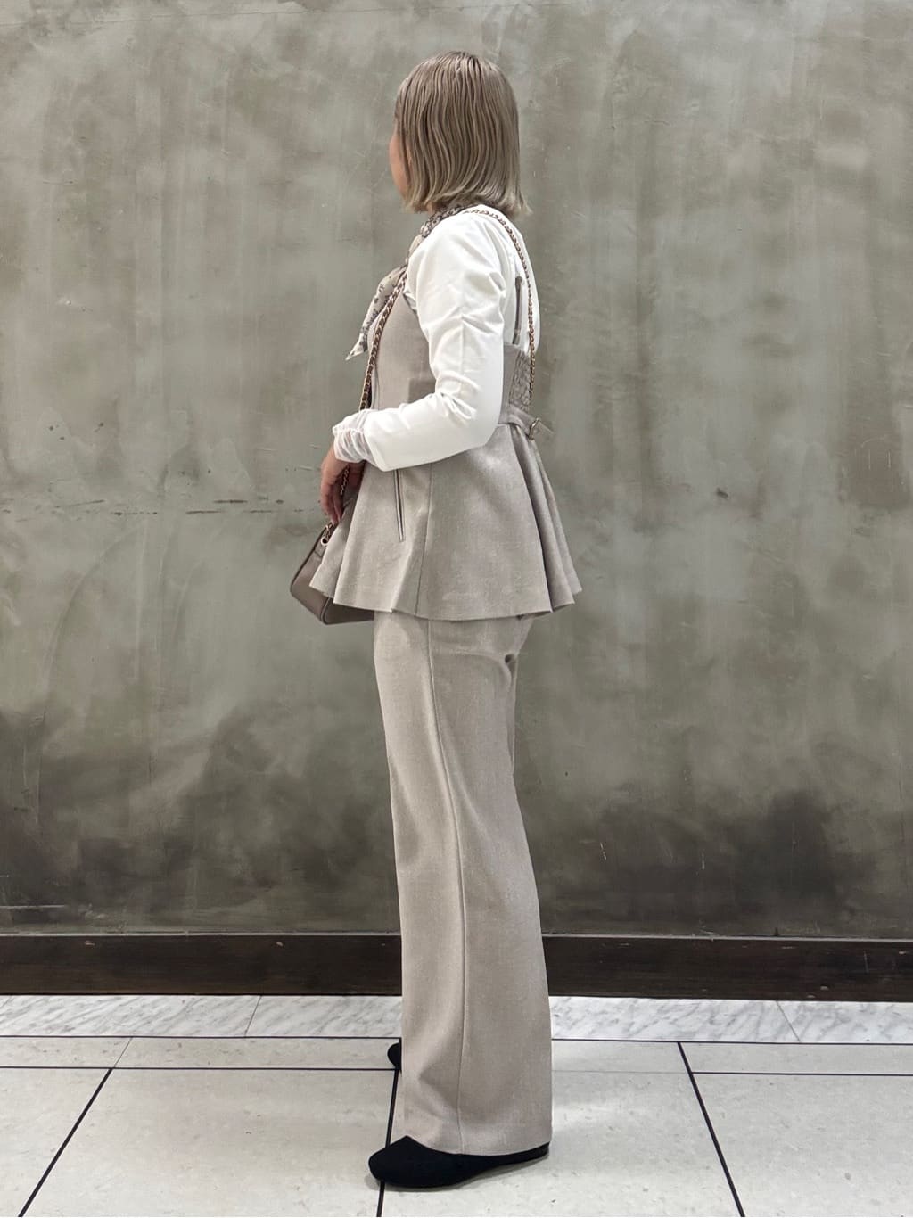 minaさんの「grove｜【カセット服】リネンライク ペプラムビスチェ」を使ったコーディネート