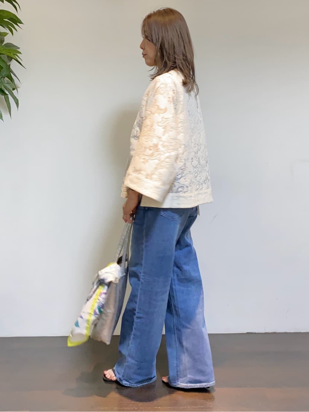 tomoさんの「UNTITLED｜【Healthy DENIM】別注Quiche（キッシュ）セミフレアデニム」を使ったコーディネート