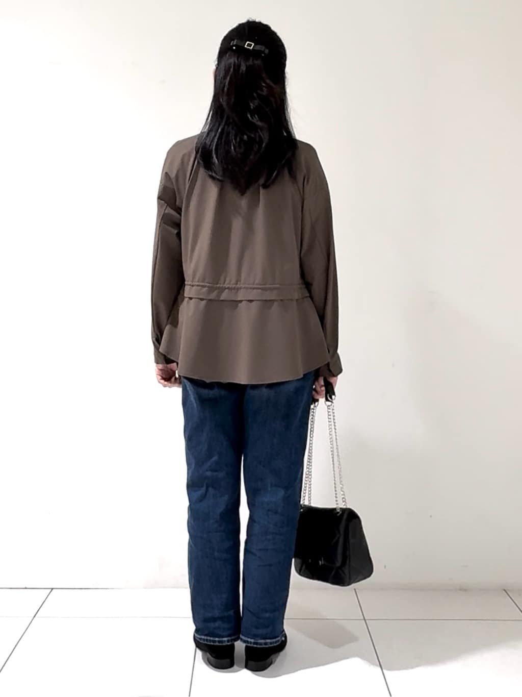 momokoさんの「INDIVI｜フェザーモールニットベスト」を使ったコーディネート