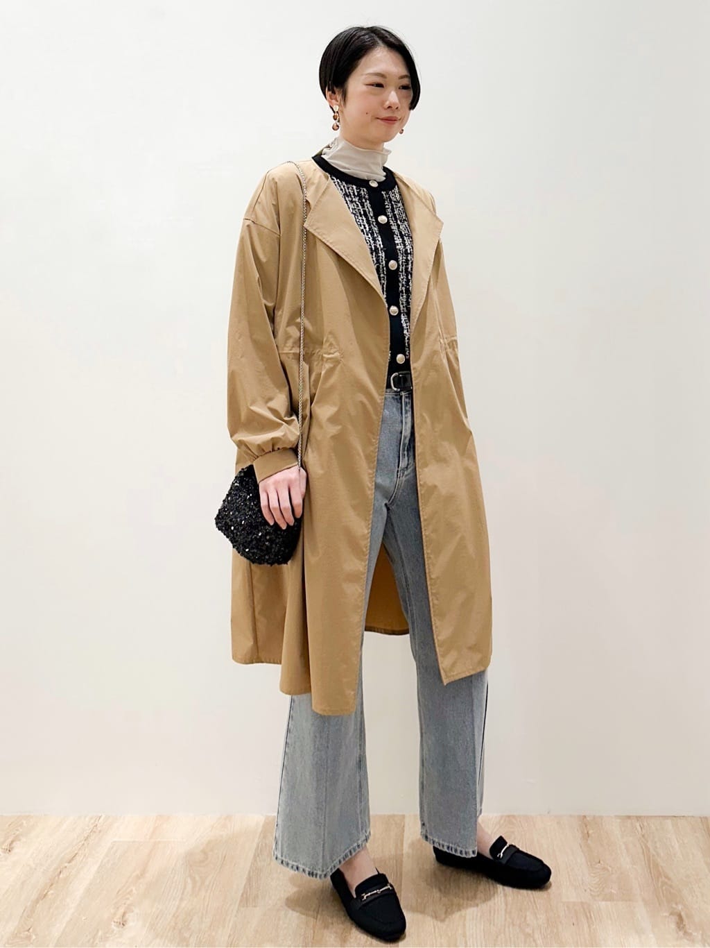 yurieさんの「OPAQUE.CLIP｜ヴィンテージクロスノーカラーロングコート【洗濯機OK／ストレッチ／イージーアイロン】」を使ったコーディネート
