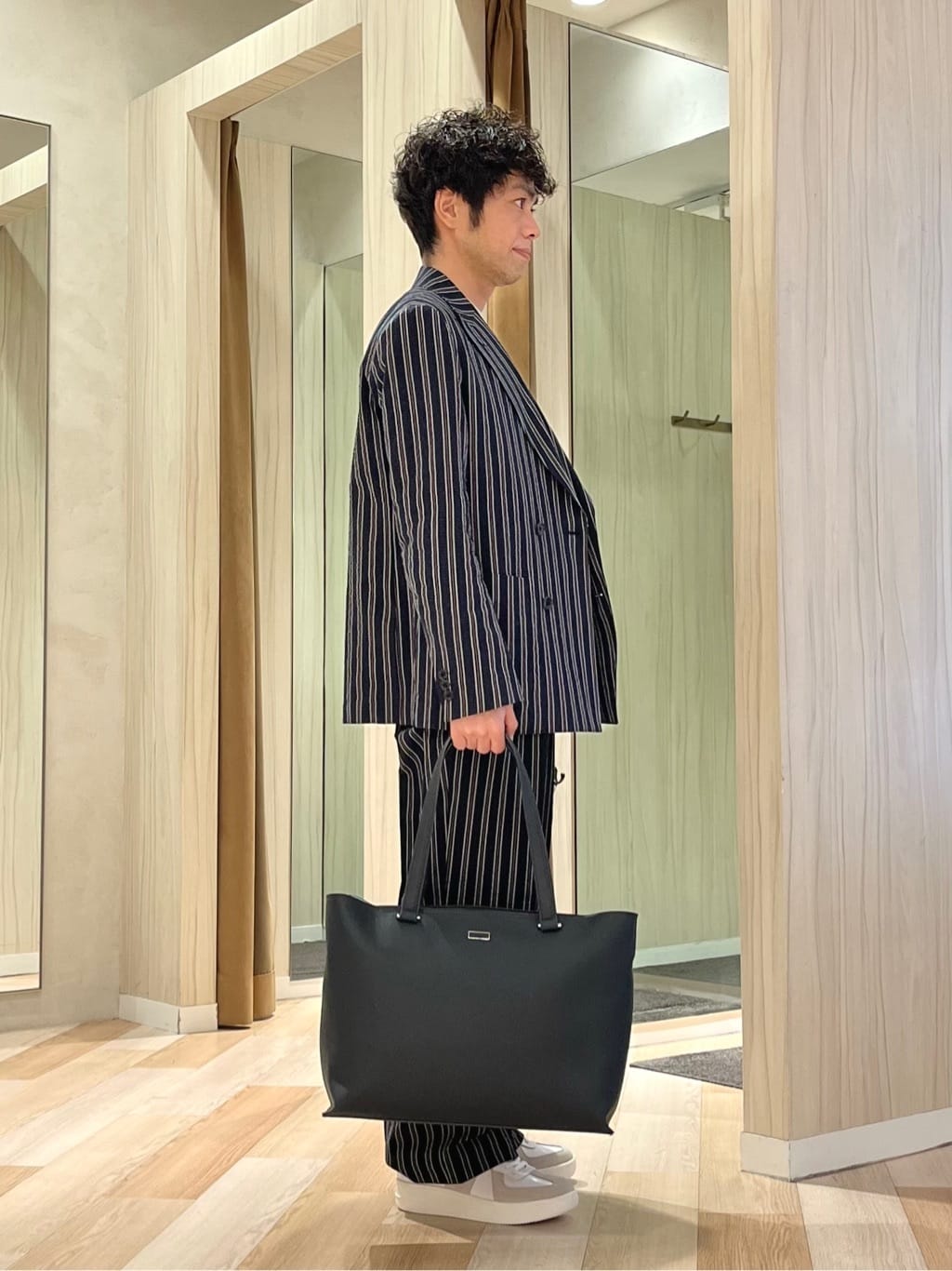 URAさんの「TAKEO KIKUCHI｜【BOWLER HAT LABEL】サッカーストライプ ダブルジャケット」を使ったコーディネート