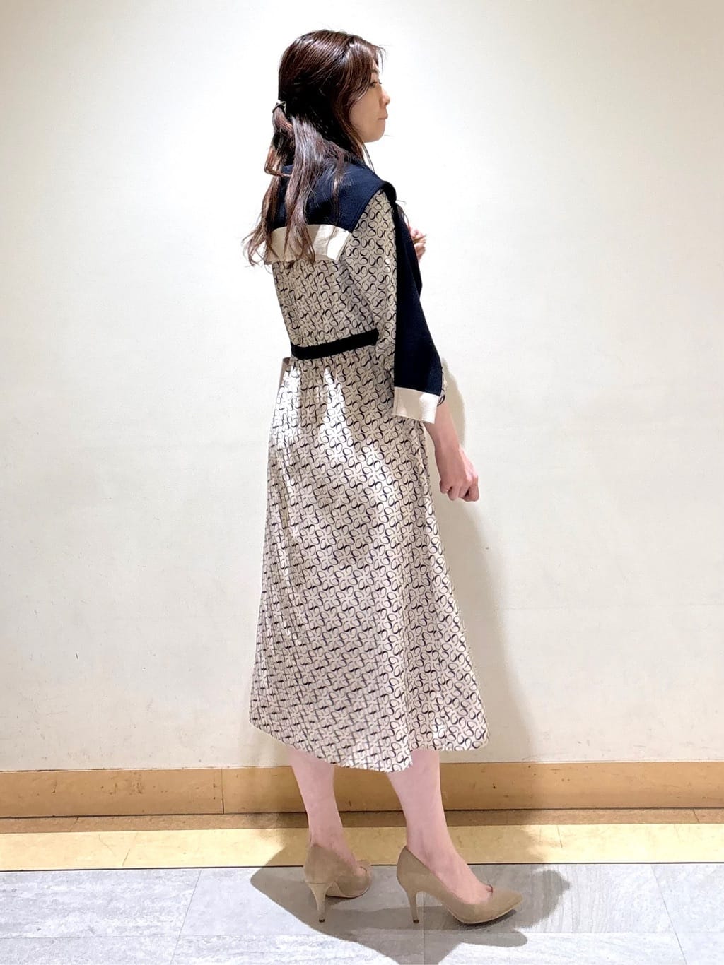 sakiさんの「COUP DE CHANCE｜【手洗い可／幾何柄】ショート丈カーディガン」を使ったコーディネート