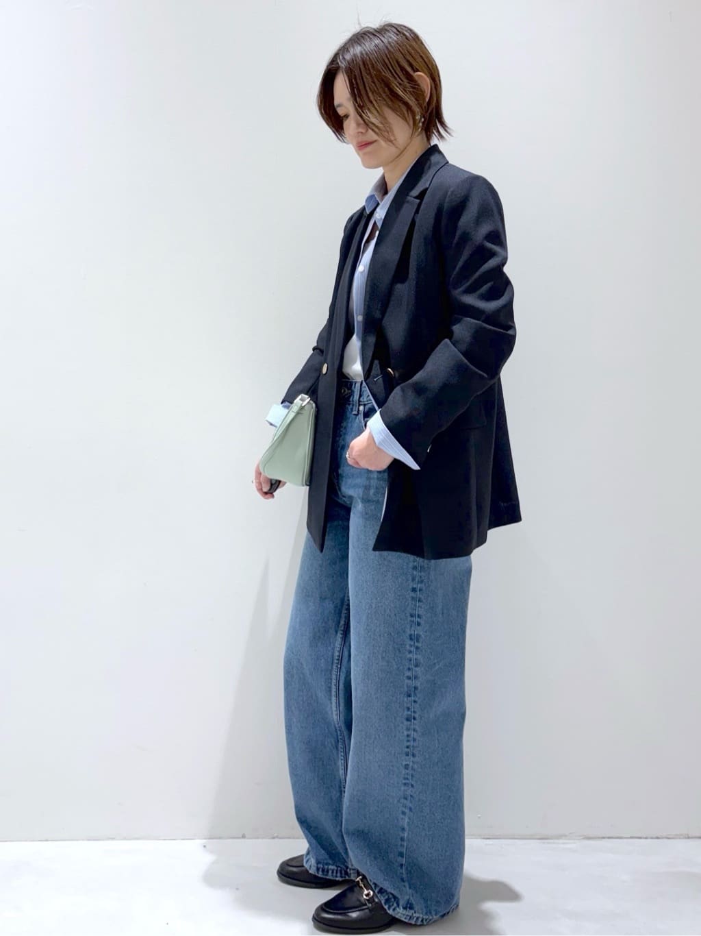 こじさんの「OPAQUE.CLIP｜金ボタンダブルブレストテーラードジャケット／セットアップ対応【洗える】」を使ったコーディネート