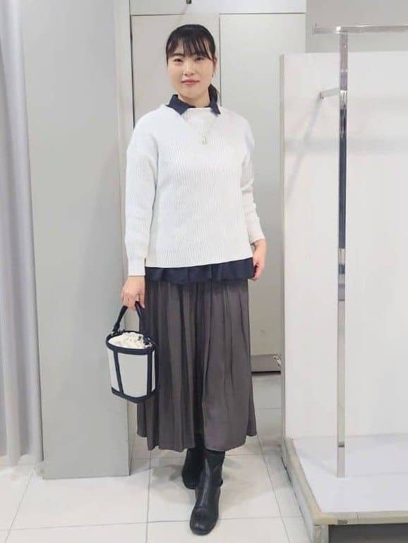 AZUSAさんの「Reflect｜【腰周りカバー／長め丈】モックネックニットプルオーバー」を使ったコーディネート