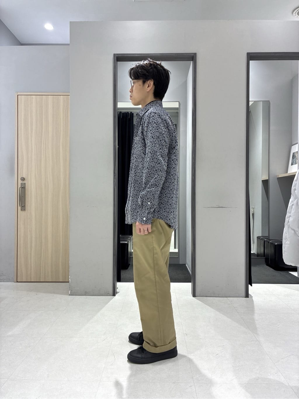 わいずみさんの「TAKEO KIKUCHI｜播州 ドビーストライプ フラワーシャツ」を使ったコーディネート