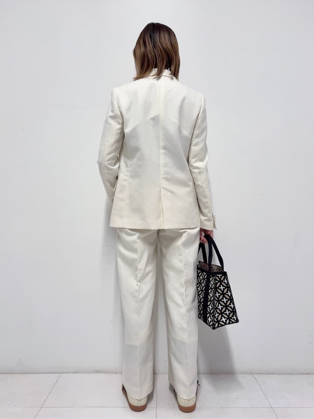Nishijimaさんの「DRESSTERIOR｜【セットアップ可】リネンブレンドダブルブレストジャケット」を使ったコーディネート