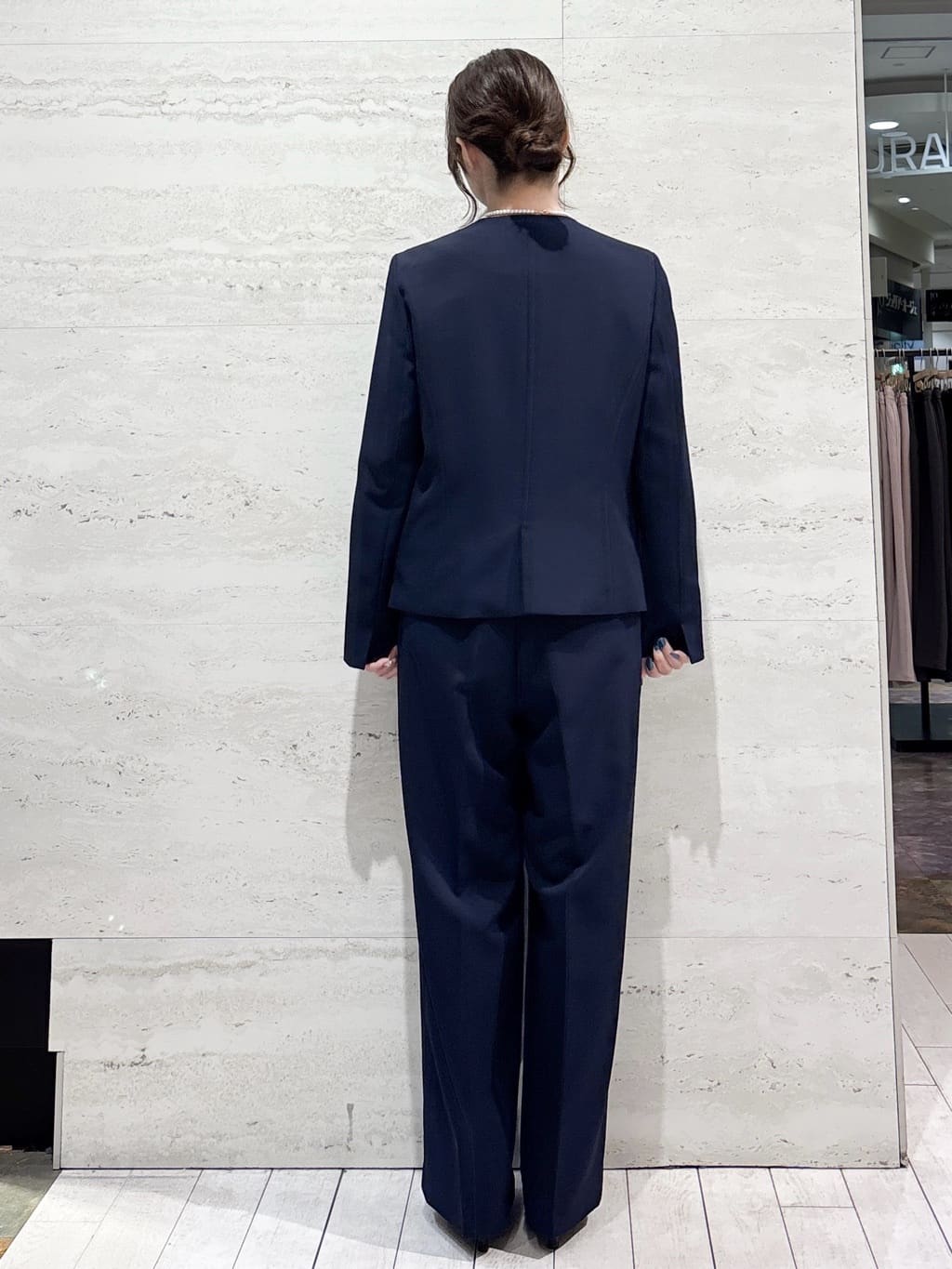 かほさんの「OPAQUE.CLIP｜《通勤／セットアップ対応》 パイピングVネックジャケット【洗濯機OK】」を使ったコーディネート