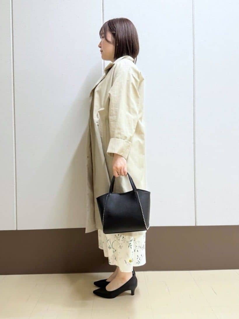 Rikoさんの「INDIVI｜【撥水／軽量】ミニマル スタンドカラーコート」を使ったコーディネート
