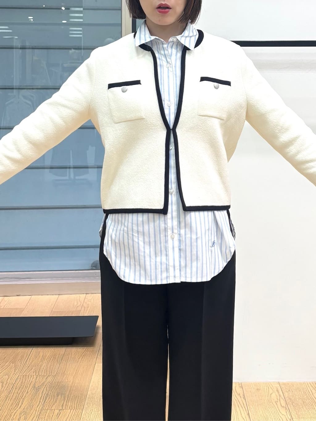 asamiさんの「INDIVI｜【2WAY／洗える】ラメストライプ コットン混シャツ」を使ったコーディネート