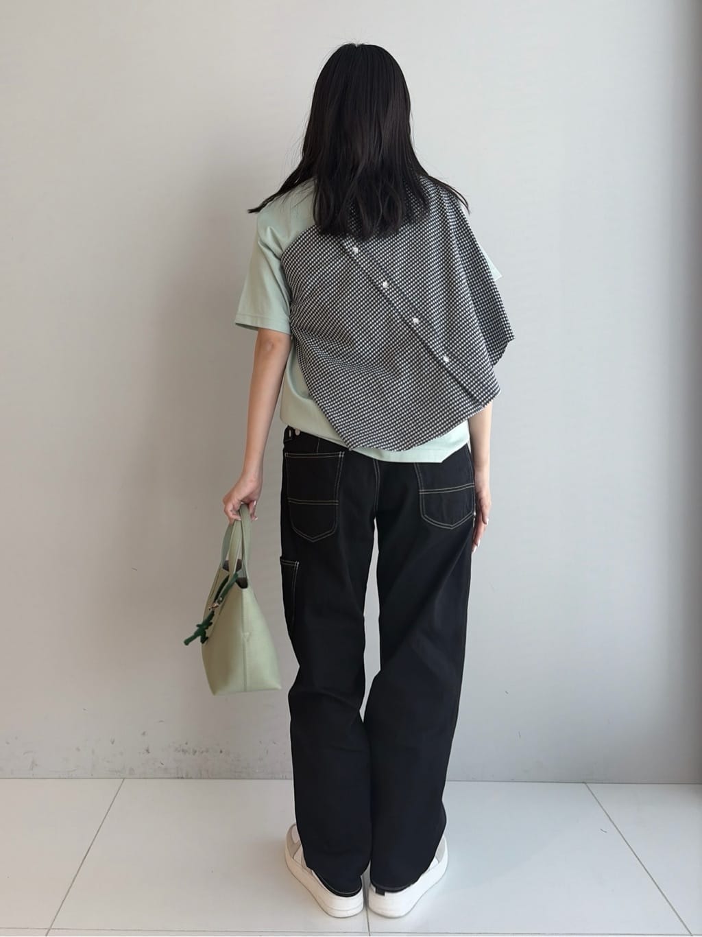 Akutagawaさんの「TAKEO KIKUCHI｜ワンストローク刺繍 半袖 Tシャツ」を使ったコーディネート