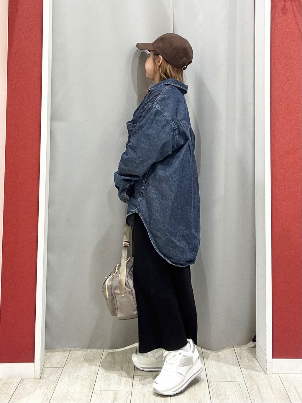 shioさんの「SHOO･LA･RUE｜【洗濯機可/セットアップ可/毛玉になりにくい】心地よく穿ける ニットナロースカート」を使ったコーディネート